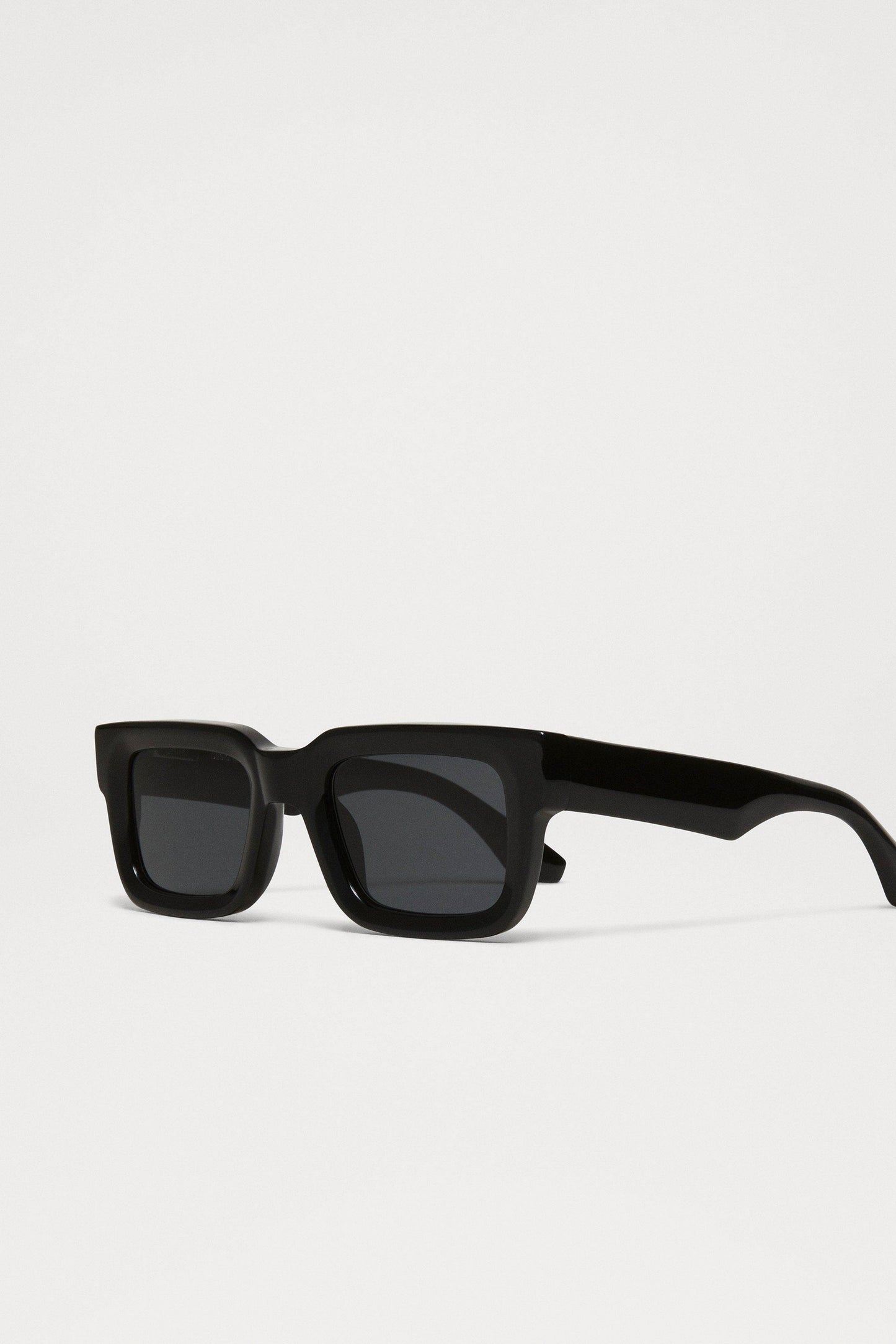 05 Black
