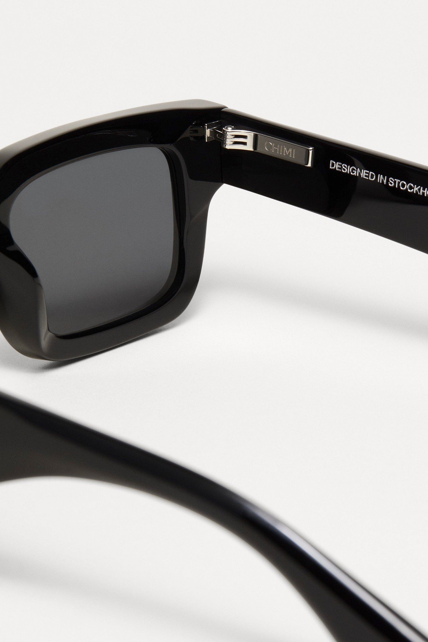 05 Black