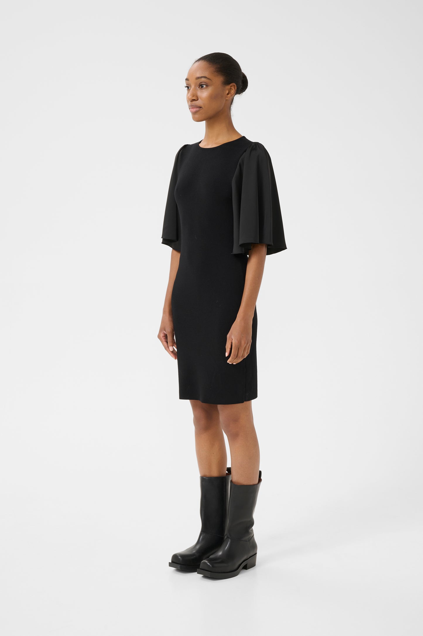 sama short dress