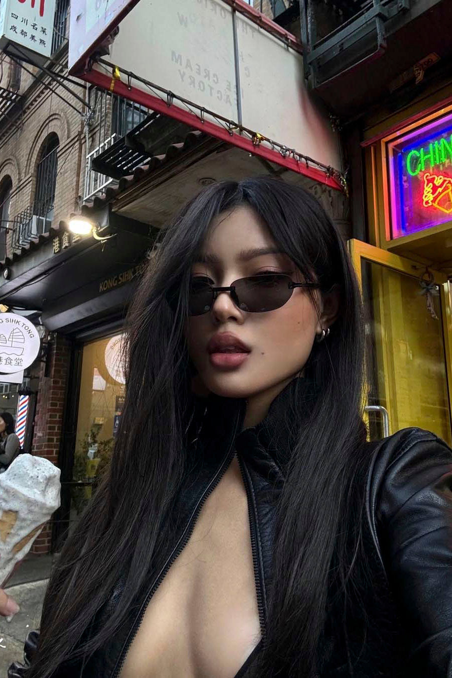 Rimless - Oval Black