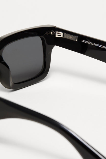 05 Black