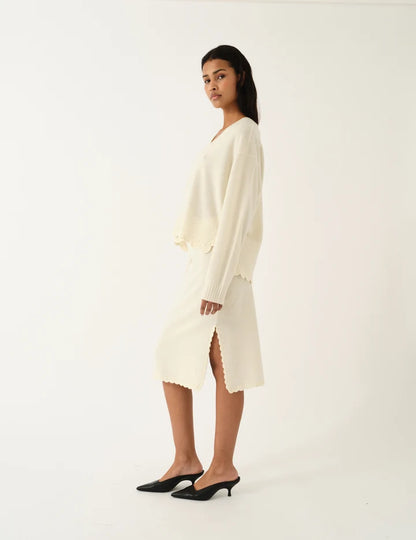 Como Crochet V-Neck
