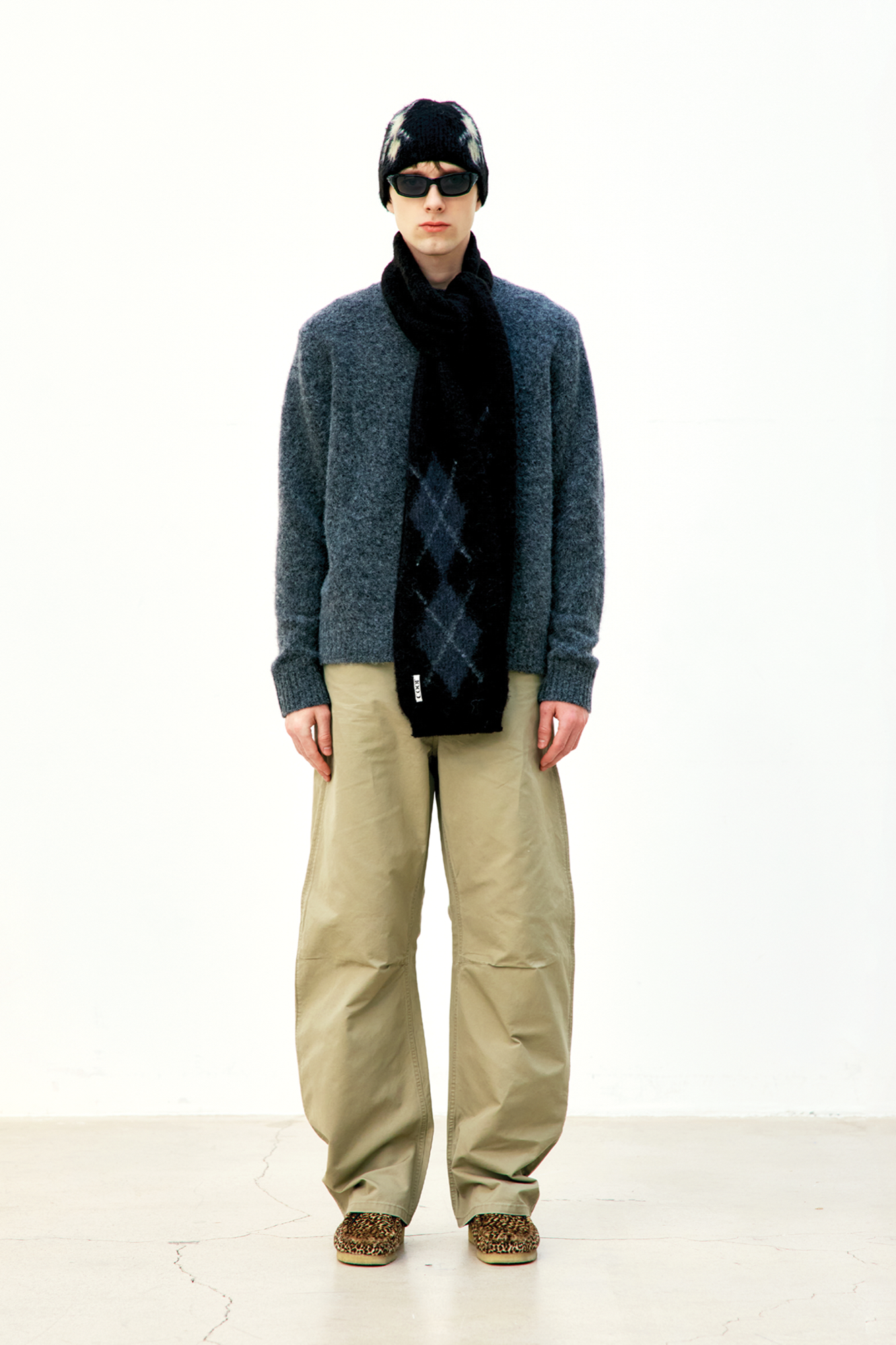 HAIRY ALAPACA CREWNECK SWEATER