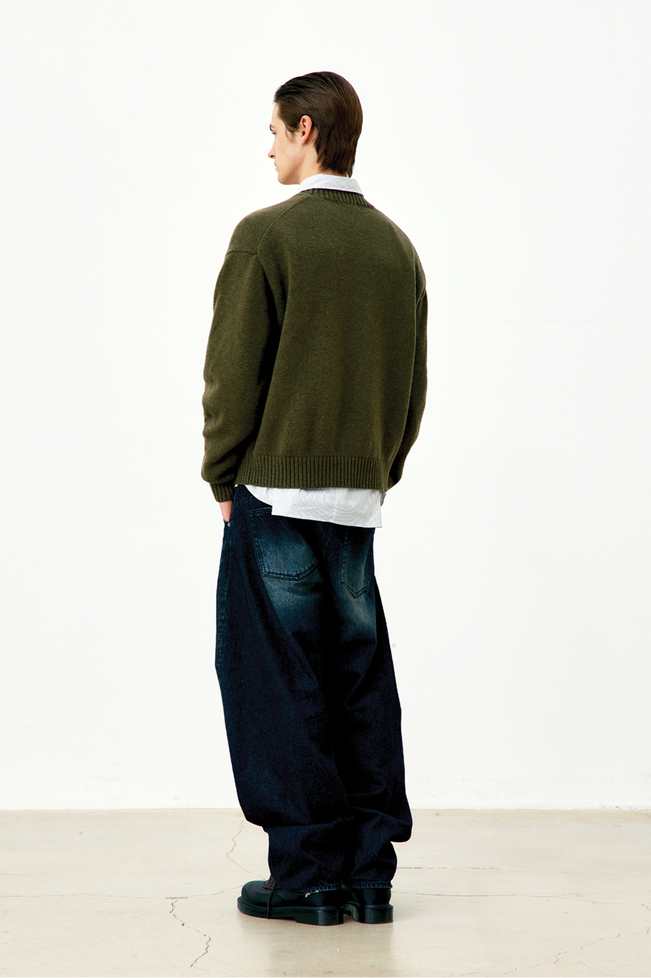 WOOL CROPPED CREWNECK SWEATER