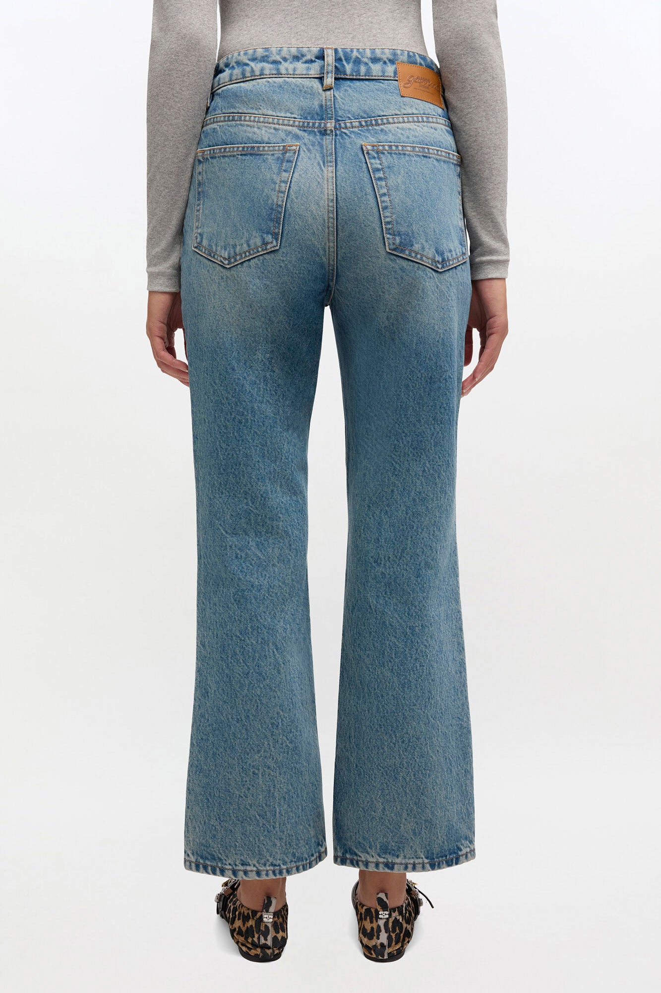Essentials Tint Rigid Denim Betzy Cropped
