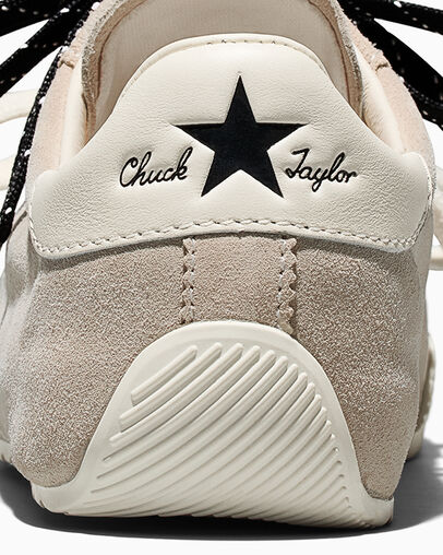 Chuck Taylor Lo