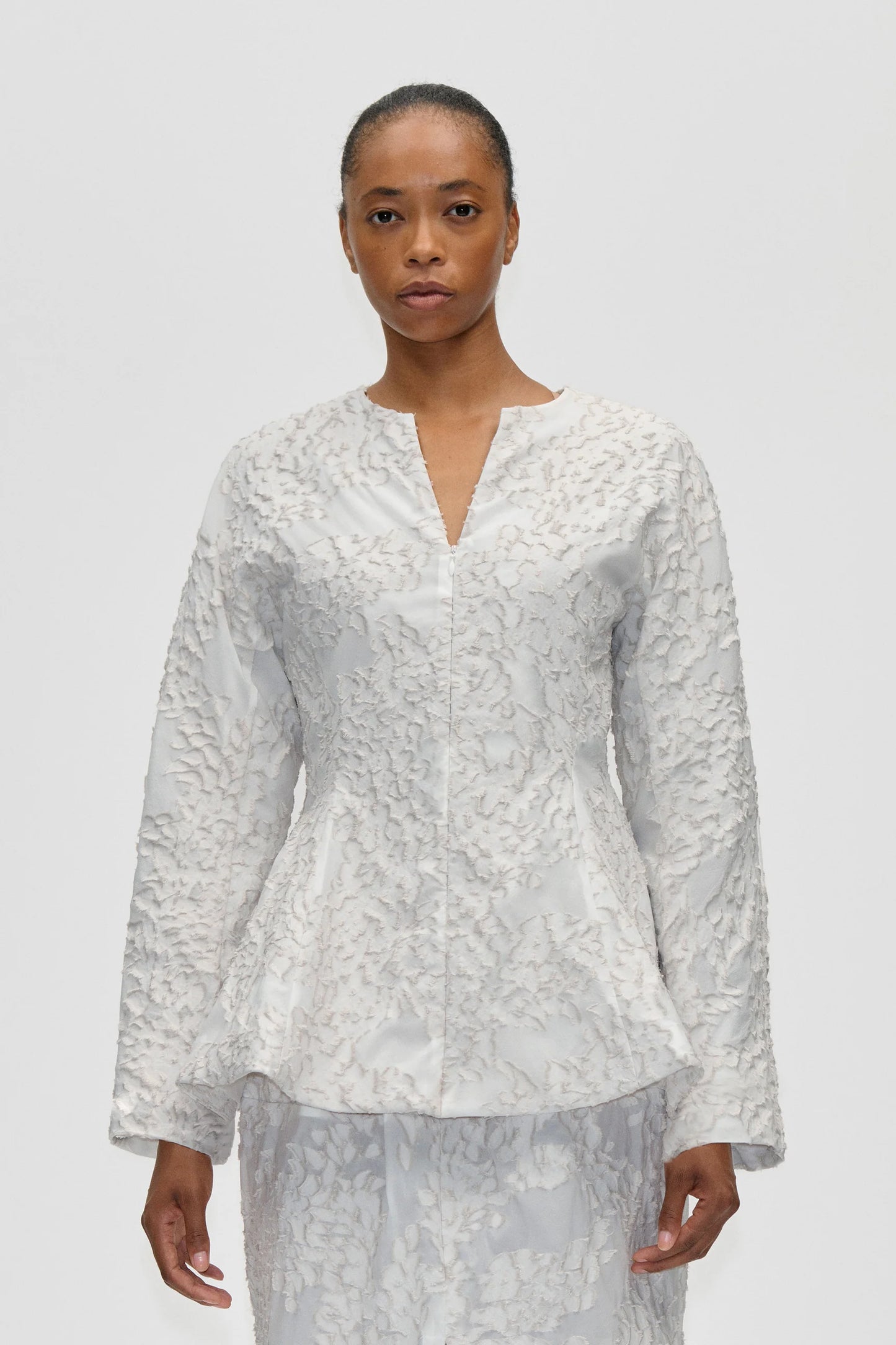 2493 Textured Fil Coupe, Flared Hem Zip-Up Top