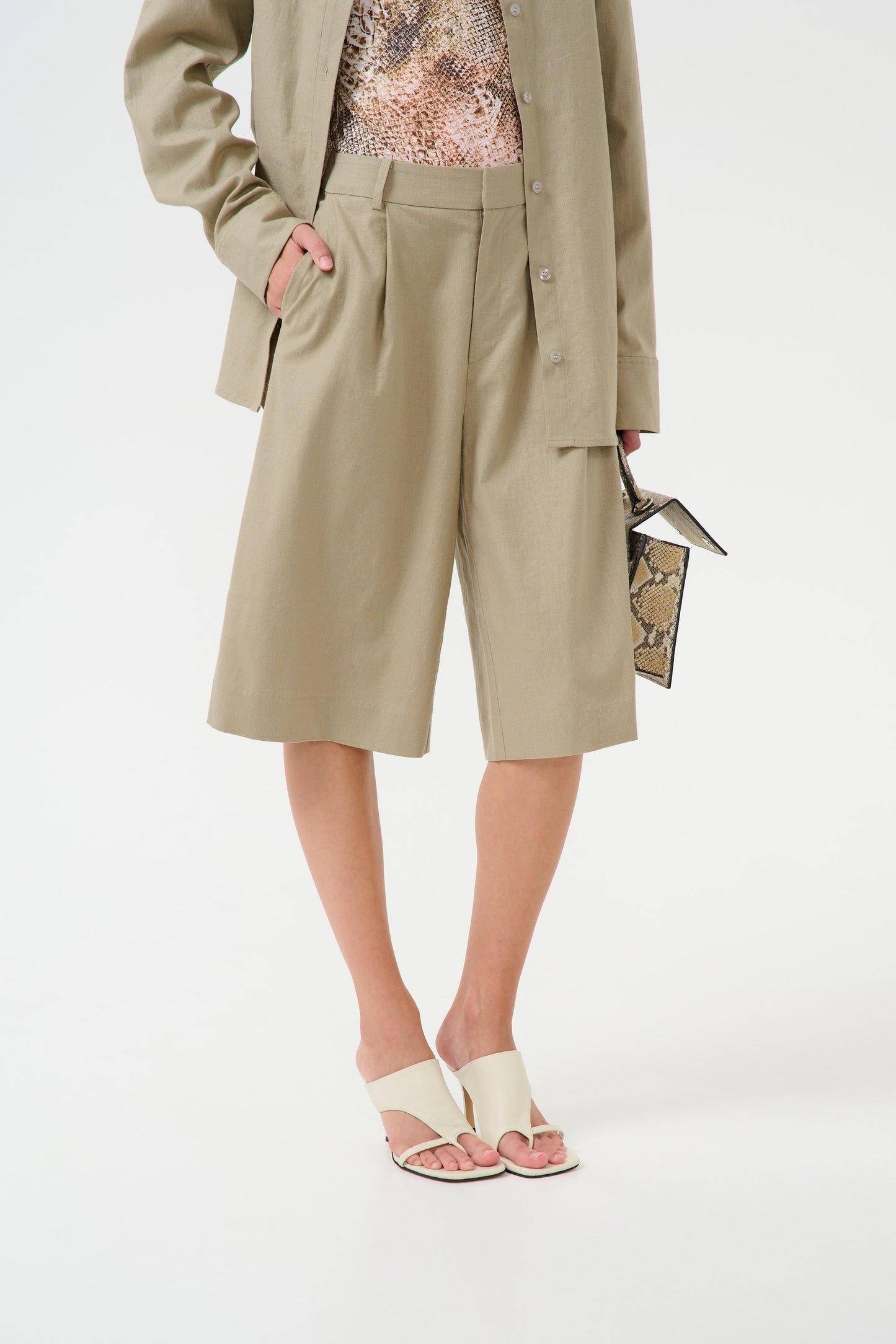 Izza Shorts - Sage