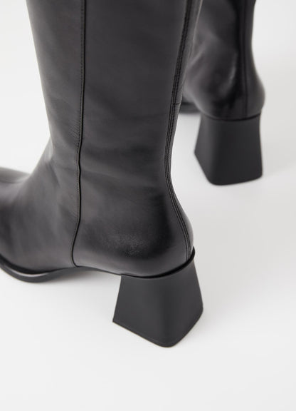Hedda- high boot