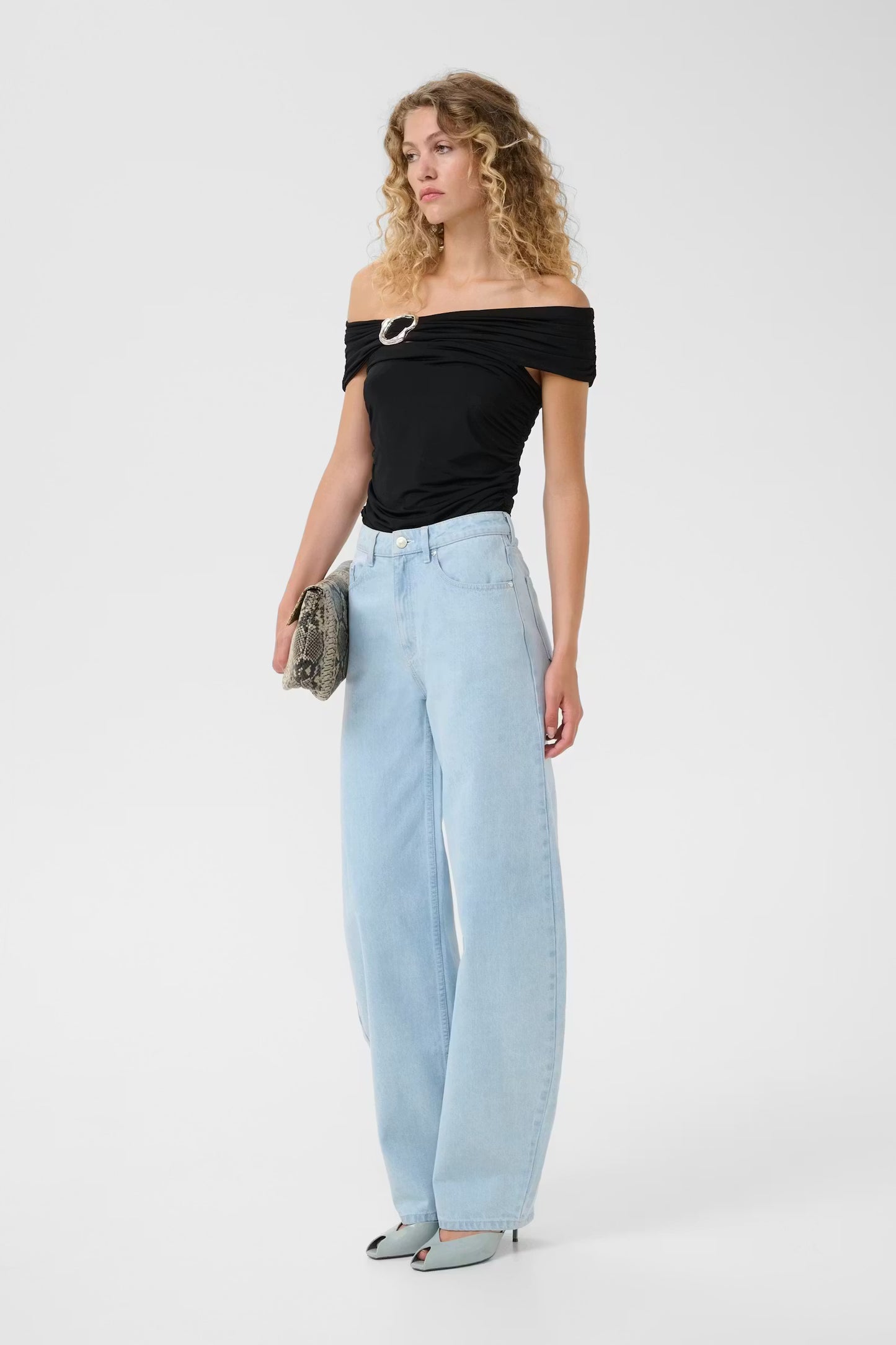 laily off shoulder top