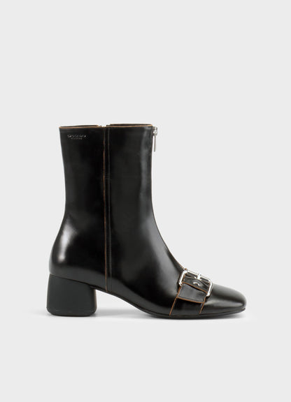 Livia Boot