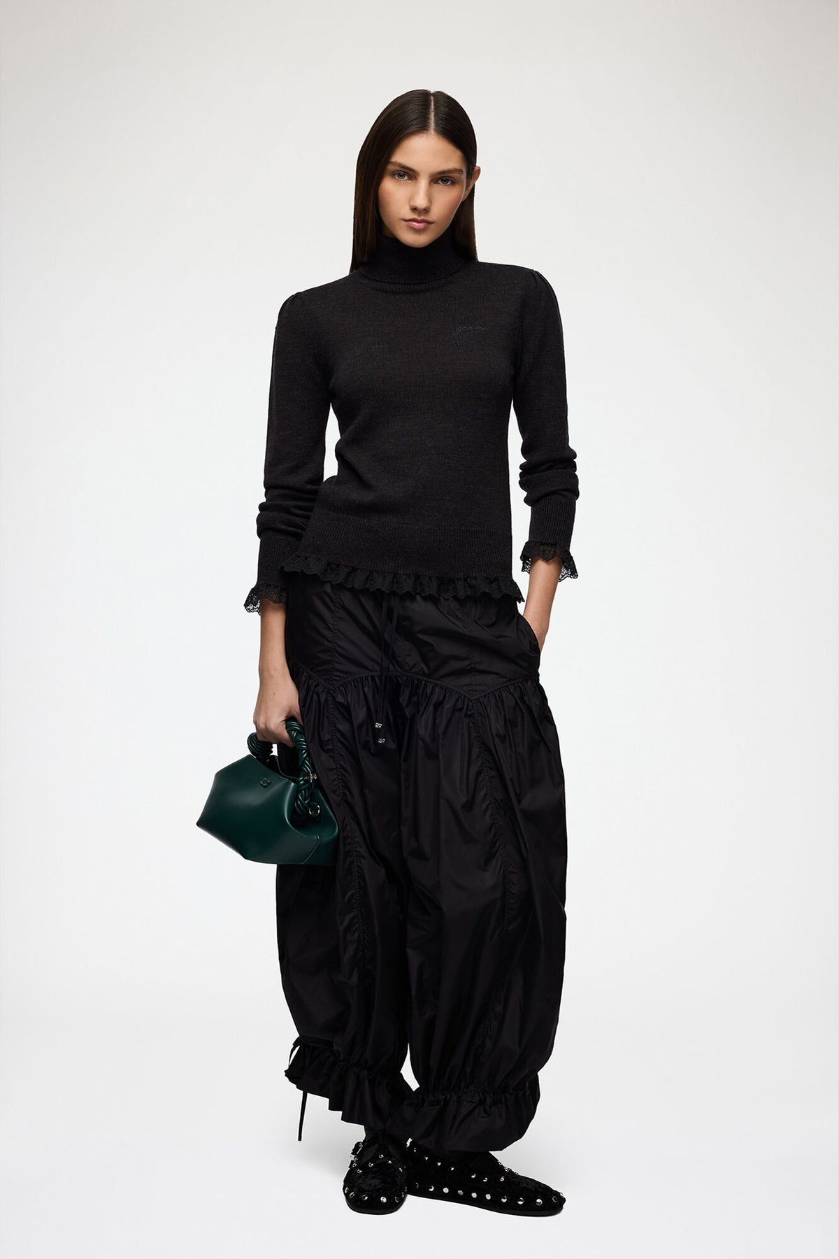 Merino Turtleneck w lace details