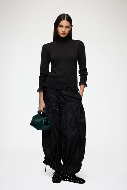 Merino Turtleneck w lace details