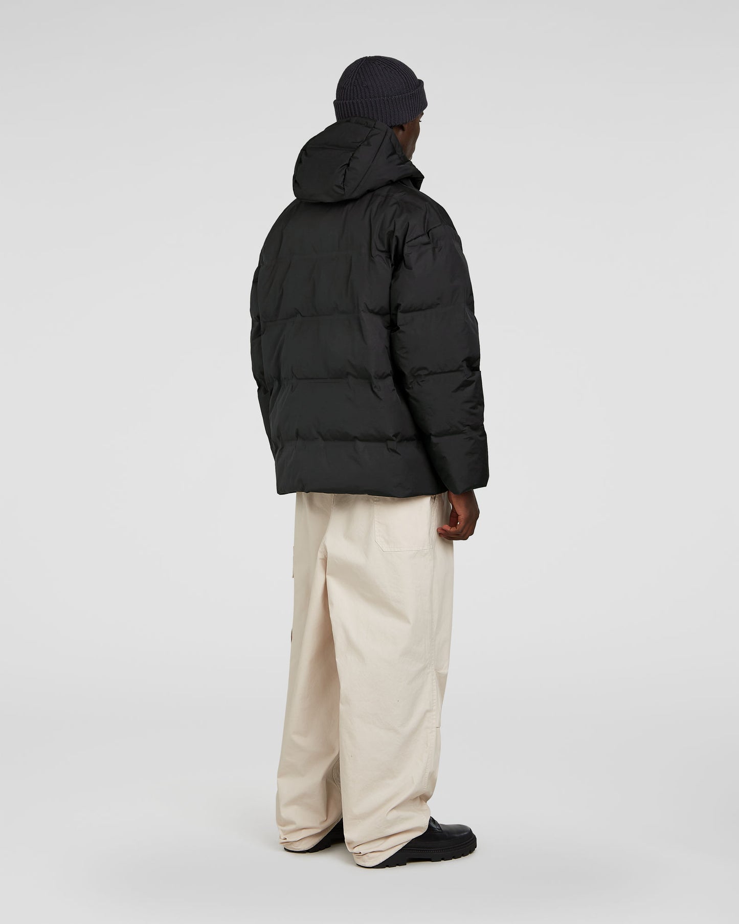 Mountain hooded puffer