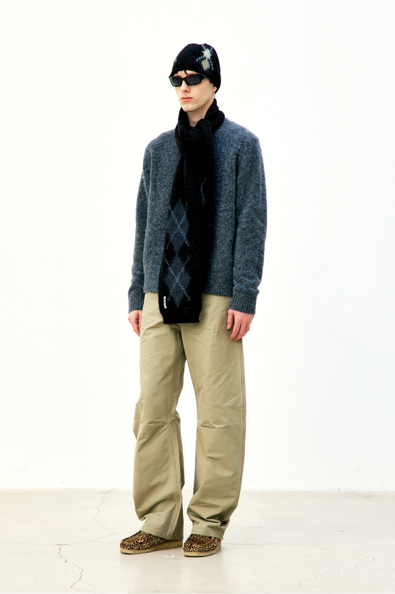 HAIRY ALAPACA CREWNECK SWEATER