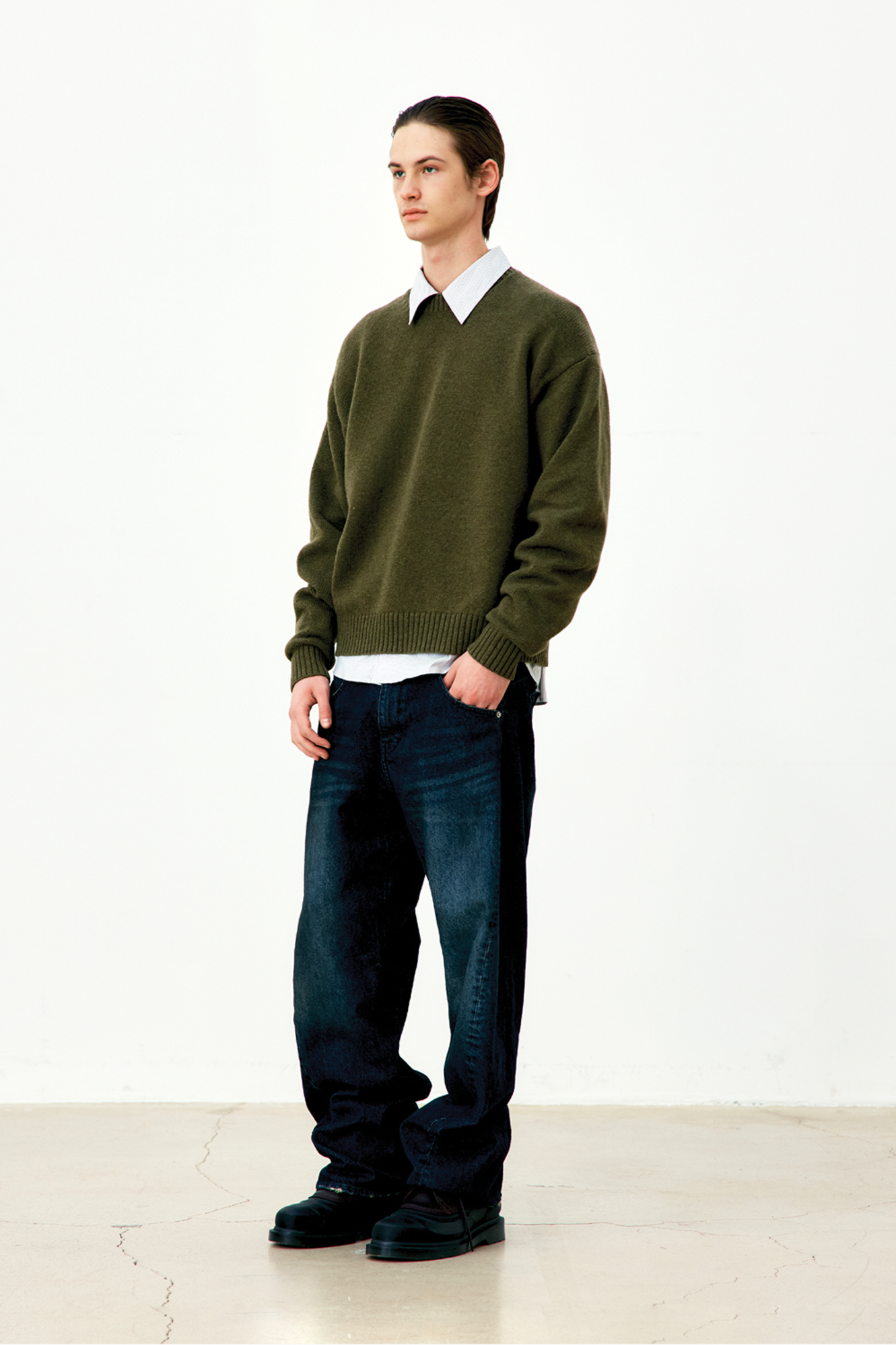 WOOL CROPPED CREWNECK SWEATER