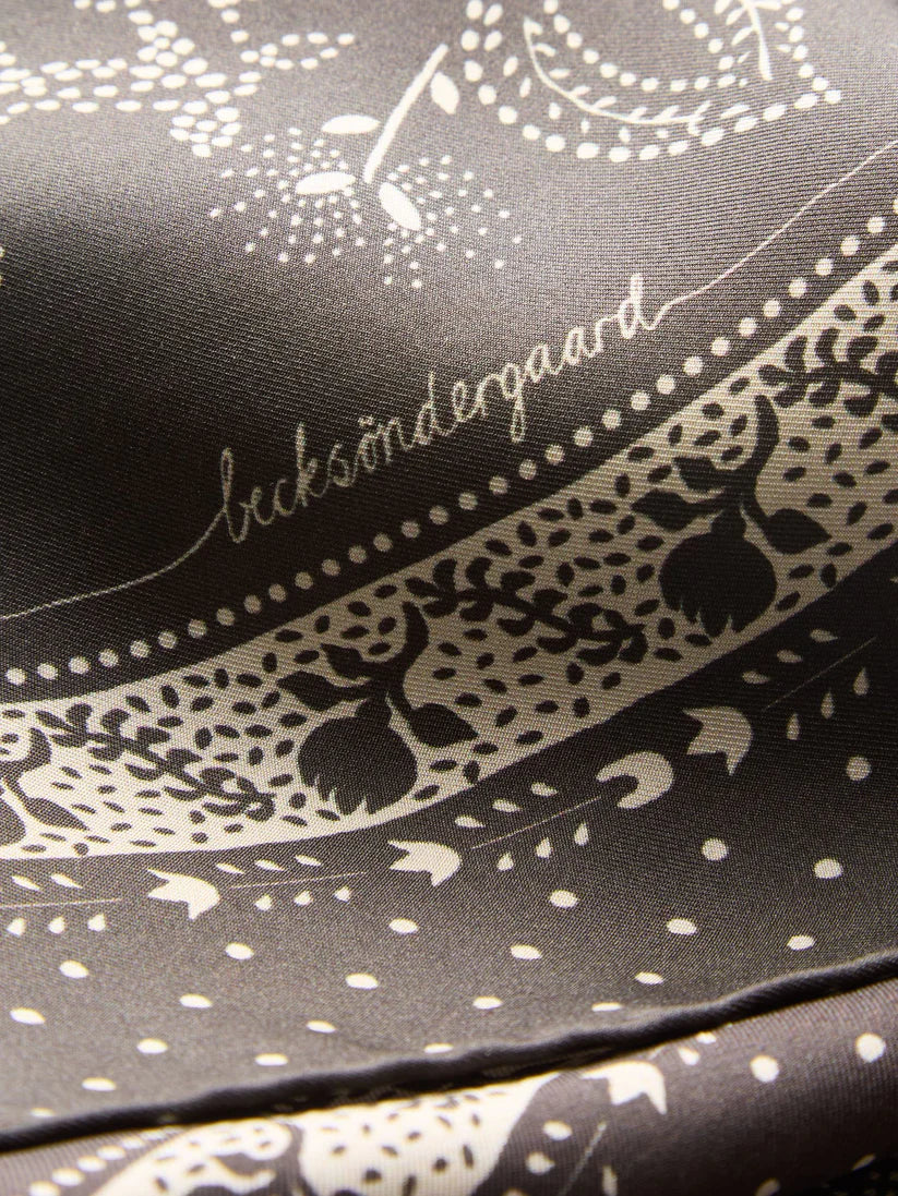 Dotted Flora Sia Scarf