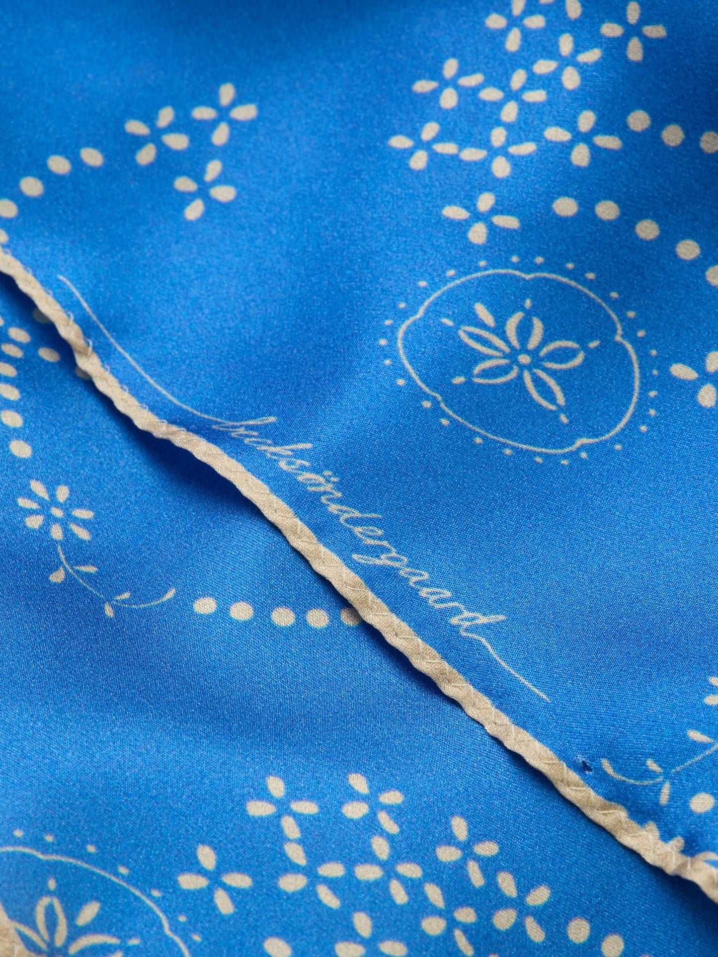 Anglaisia Diamond Scarf