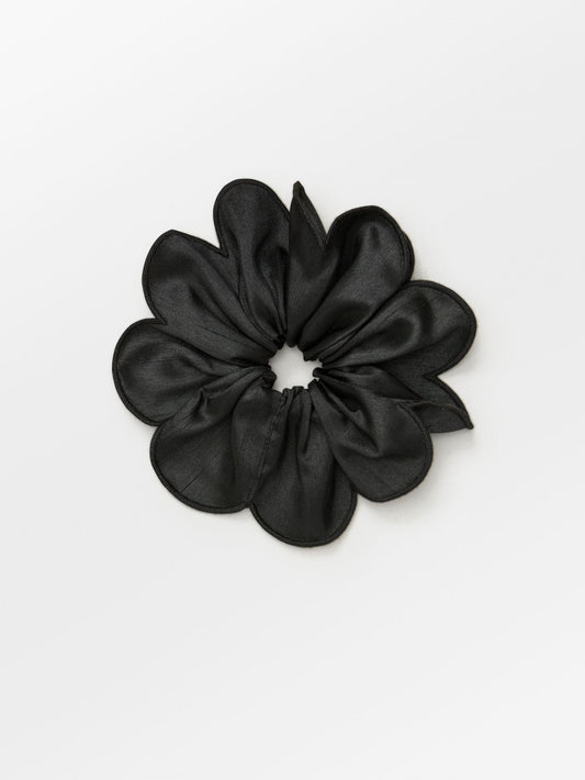 Tila Scrunchie